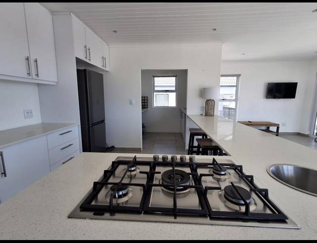 3 BEDROOM HOUSE FOR SALE IN SHELLEY POINT